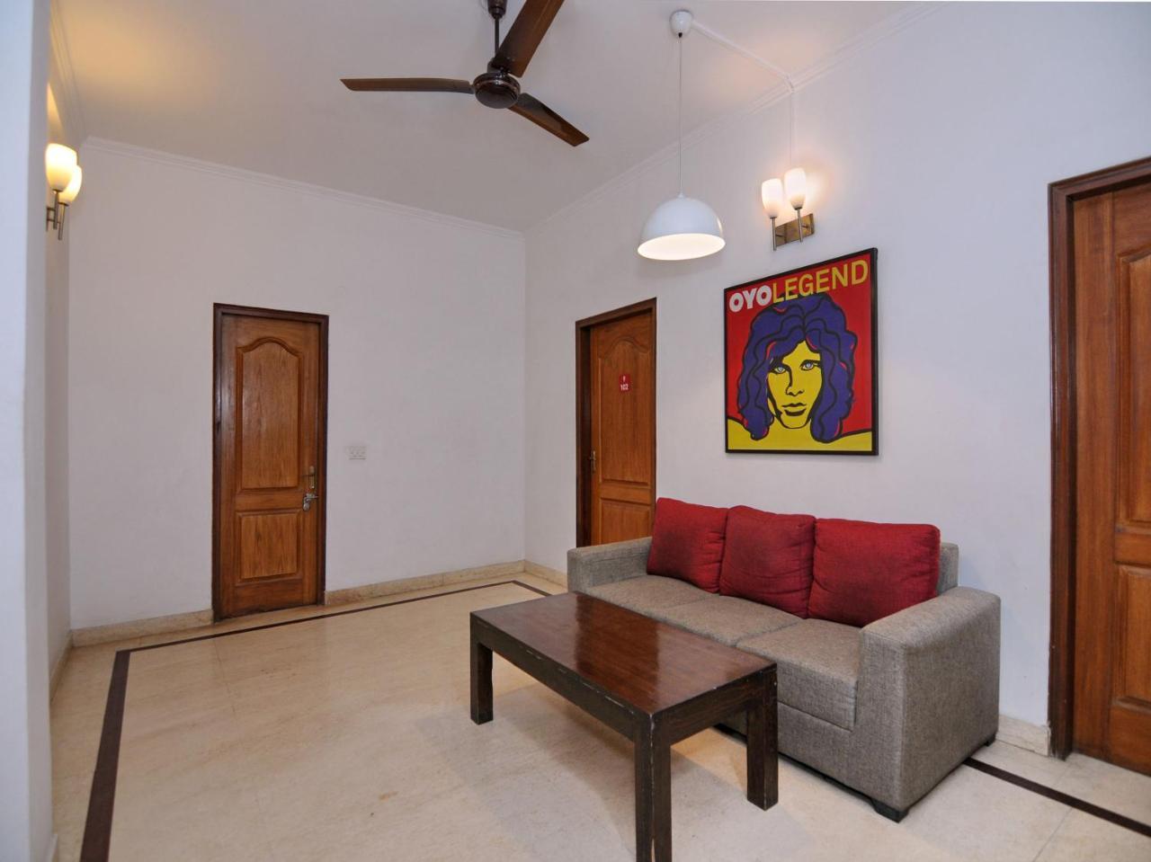 Oyo Flagship 592 Hauz Khas Village Нью-Дели Экстерьер фото