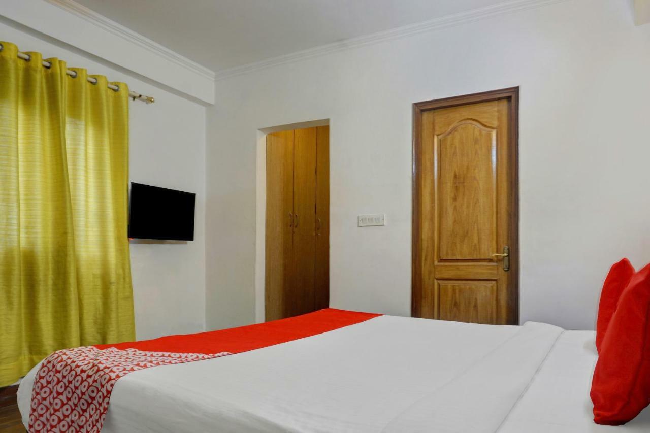 Oyo Flagship 592 Hauz Khas Village Нью-Дели Экстерьер фото