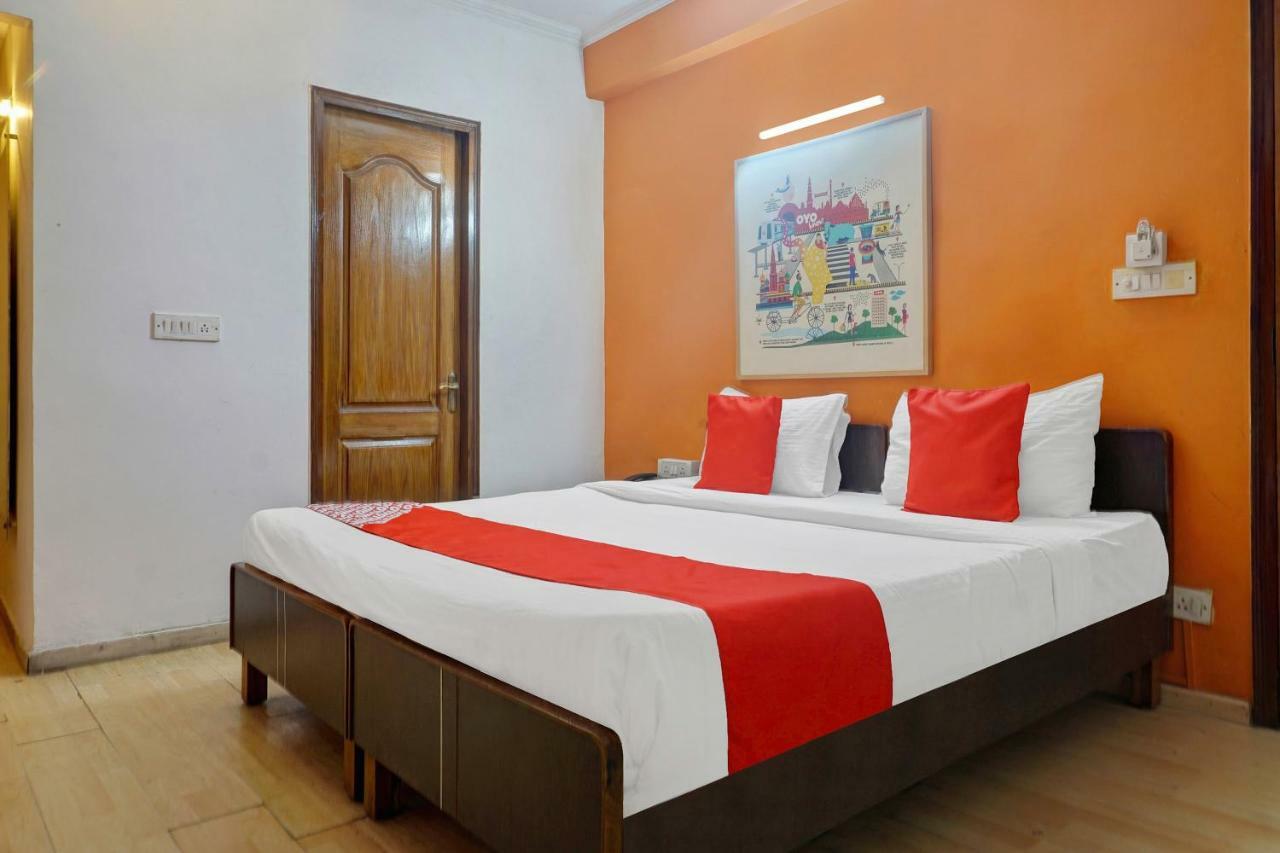 Oyo Flagship 592 Hauz Khas Village Нью-Дели Экстерьер фото