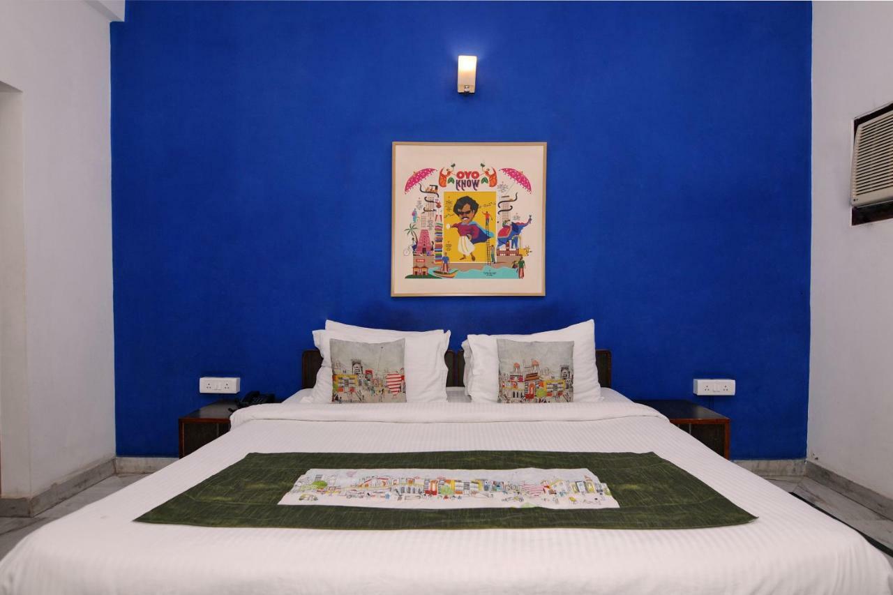Oyo Flagship 592 Hauz Khas Village Нью-Дели Экстерьер фото