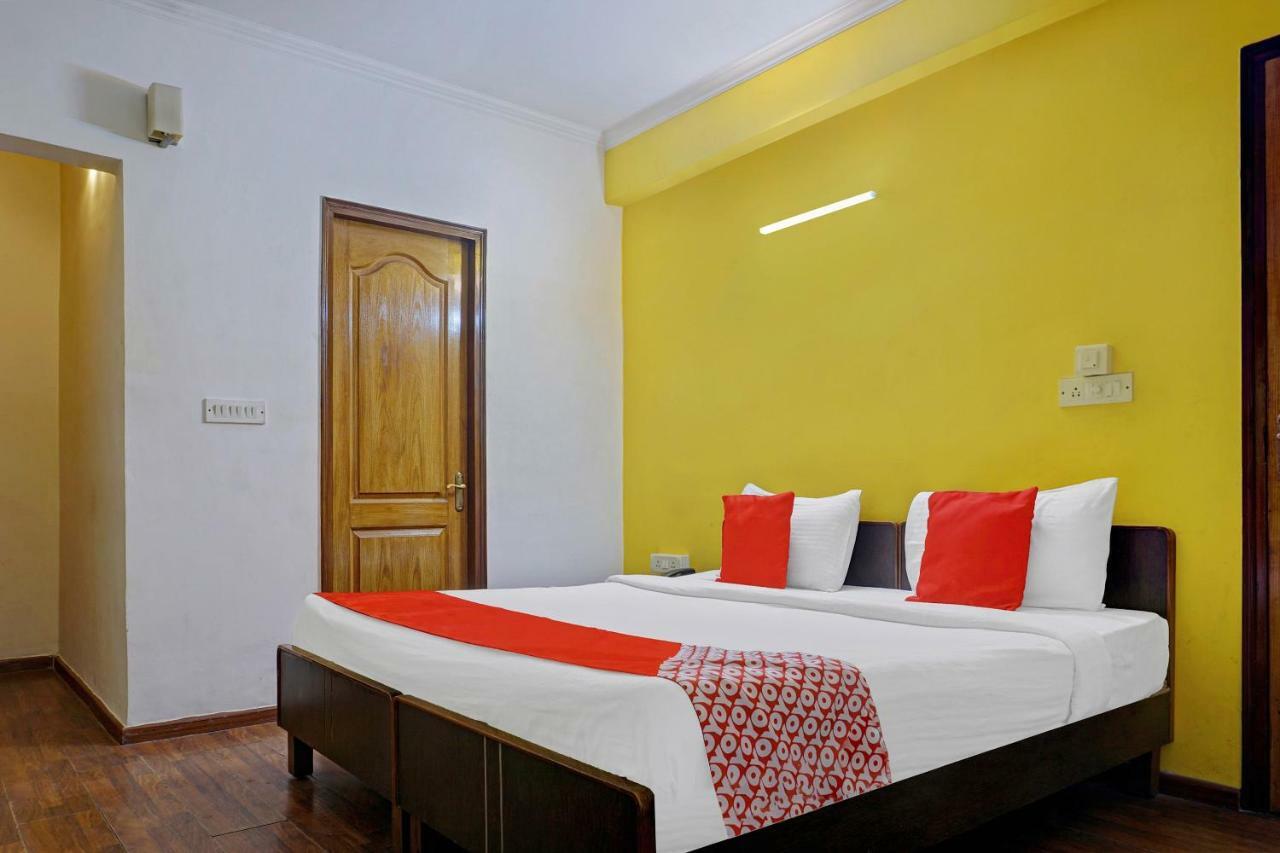 Oyo Flagship 592 Hauz Khas Village Нью-Дели Экстерьер фото