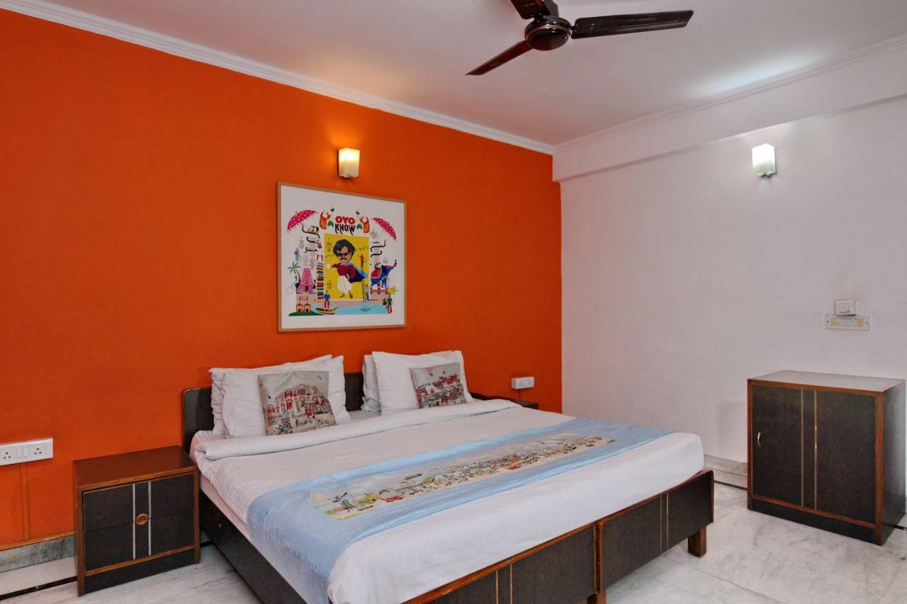 Oyo Flagship 592 Hauz Khas Village Нью-Дели Экстерьер фото